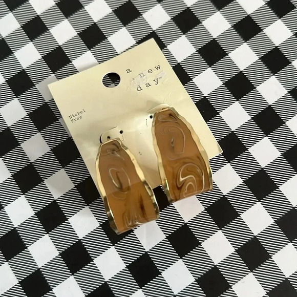 A New Day Earrings - Picture 3 of 7